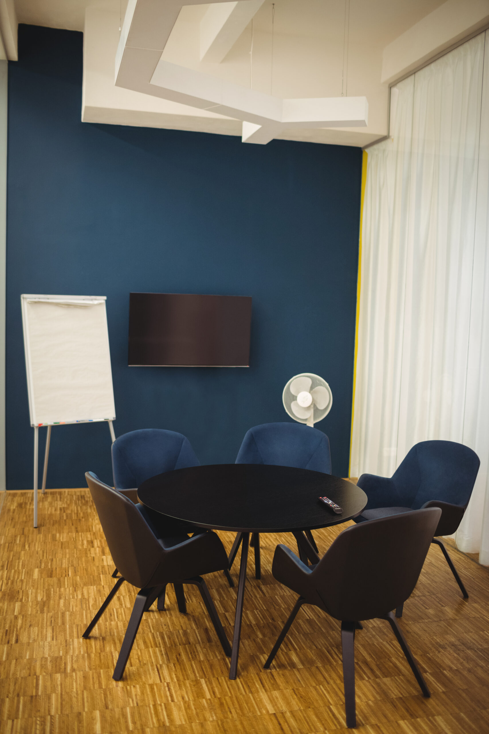 Sala de terapia grupal y reuniones